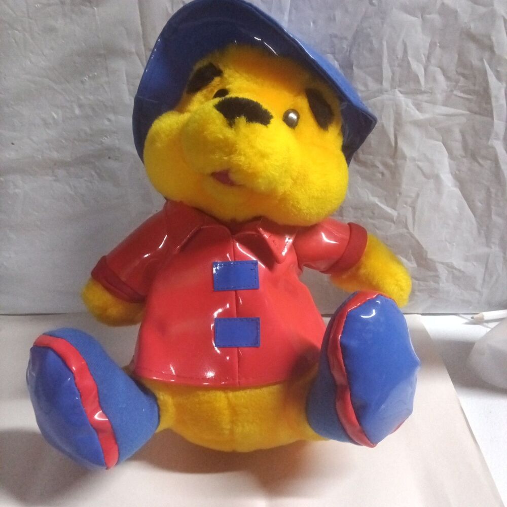 Classic Toy Co. Winnie the Pooh Vintage Plush Raincoat Hat 1980 MA-1260